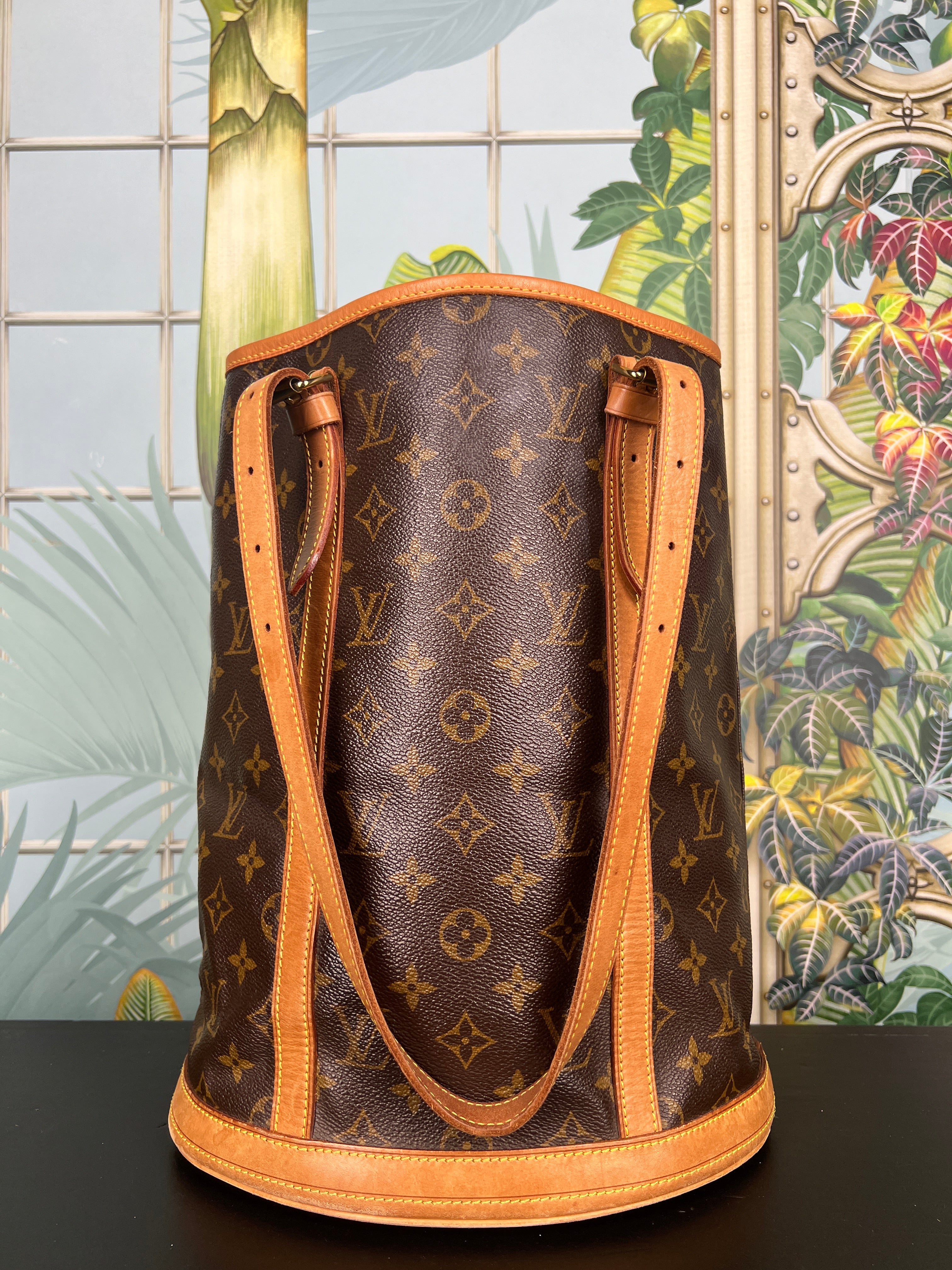 Louis Vuitton Monogram bucket bag GM – A Piece Lux