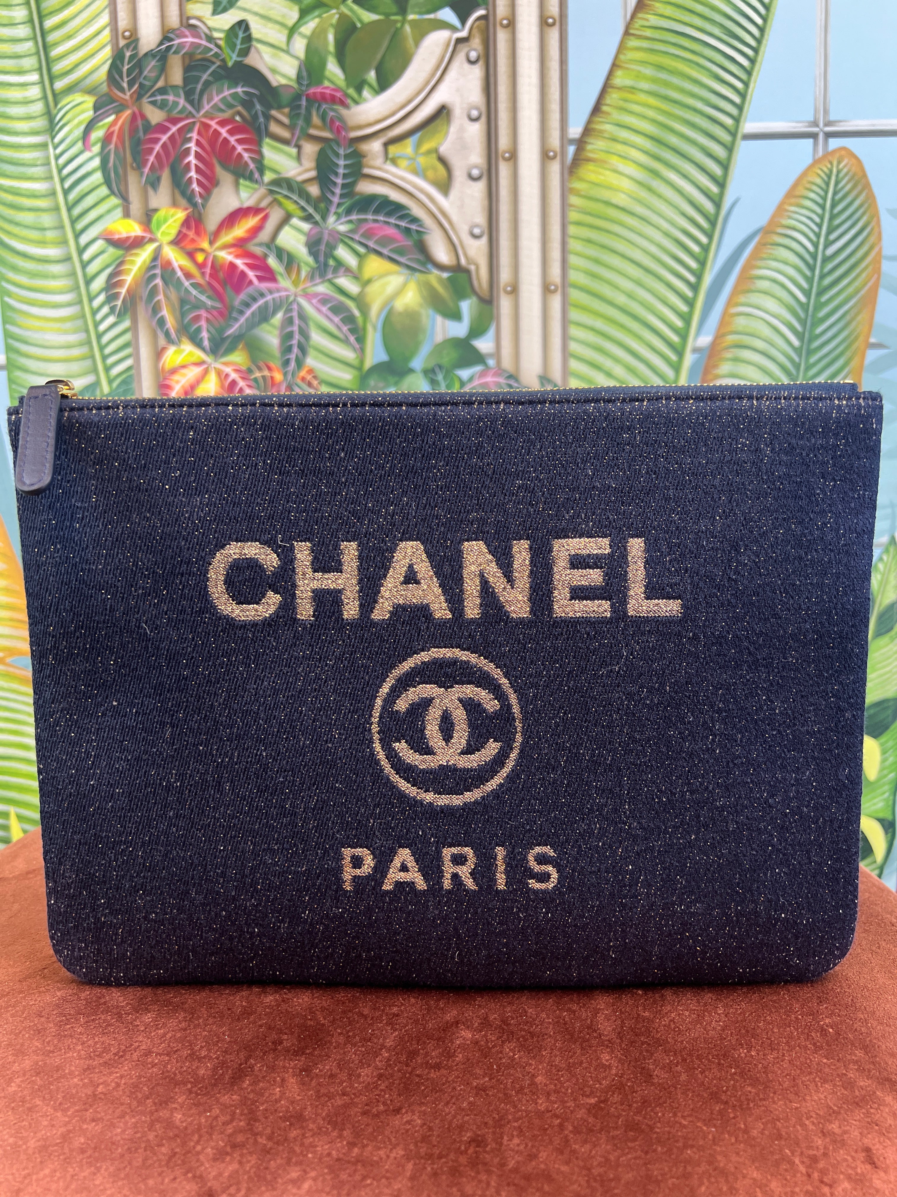 Chanel discount canvas clutch