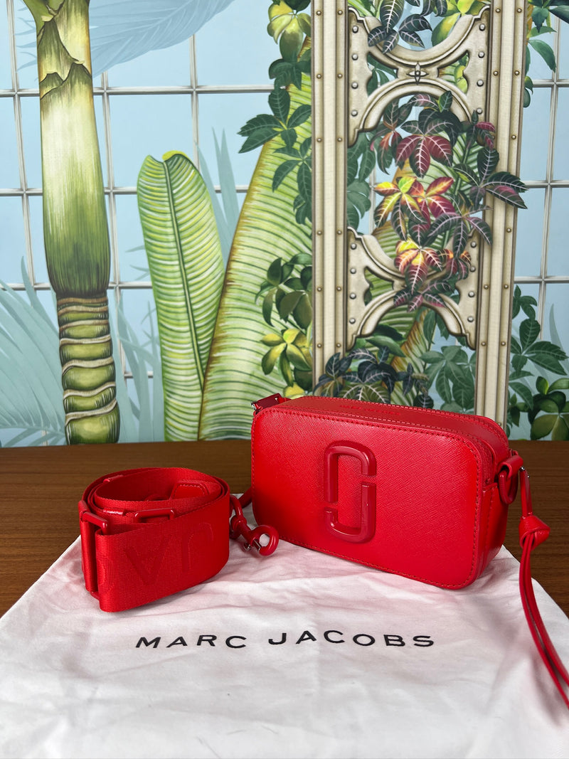 Marc Jacobs snap shot bag red