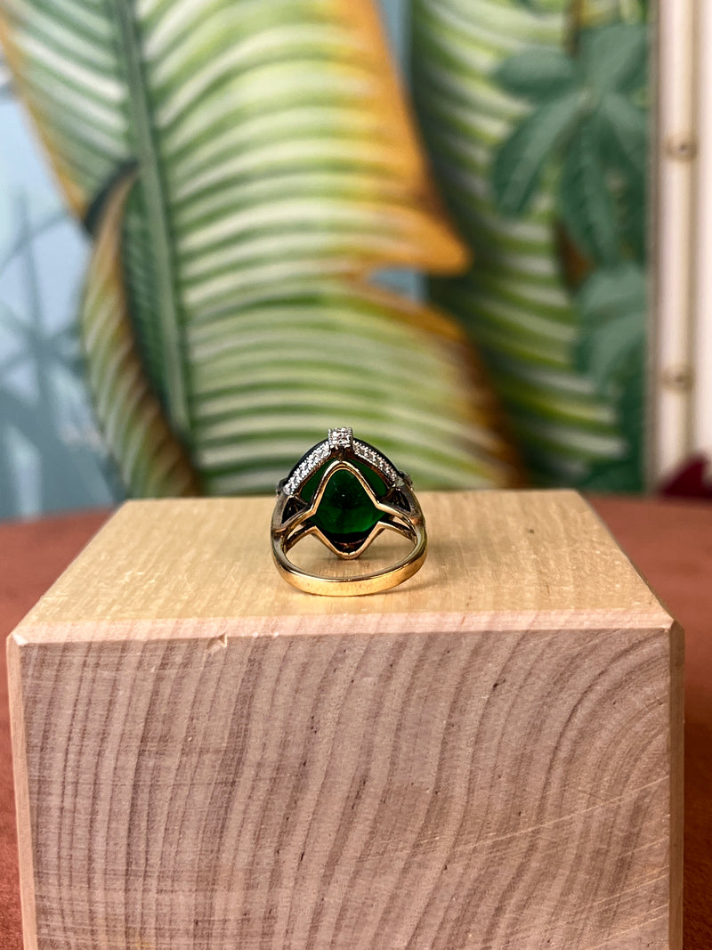 Cocktail ring with glass and rhinestones