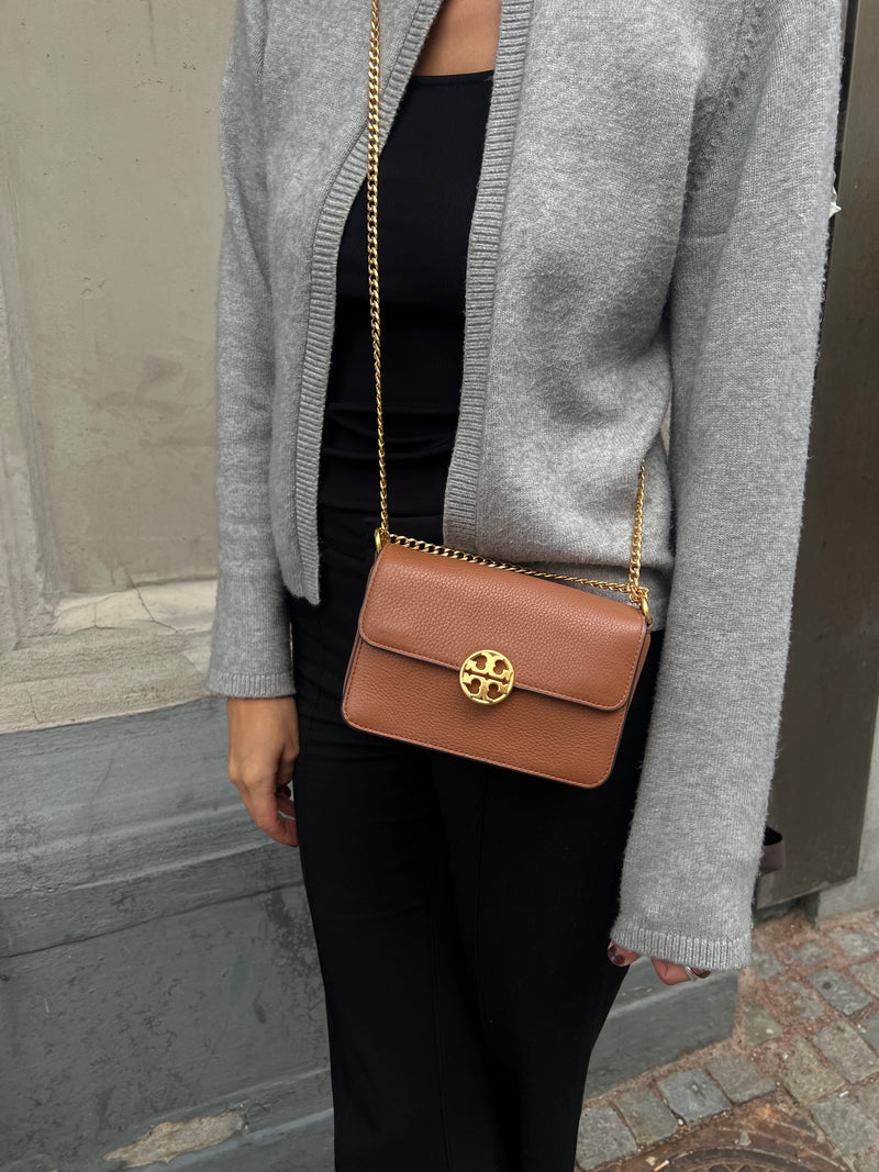 chelsea leather backpack tory burch Tory burch Chelsea small brown leather bag – A Piece Lux