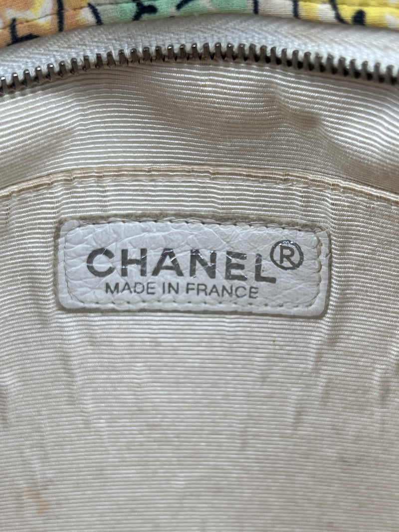 Chanel 1990ths vintage camellia cloth bag