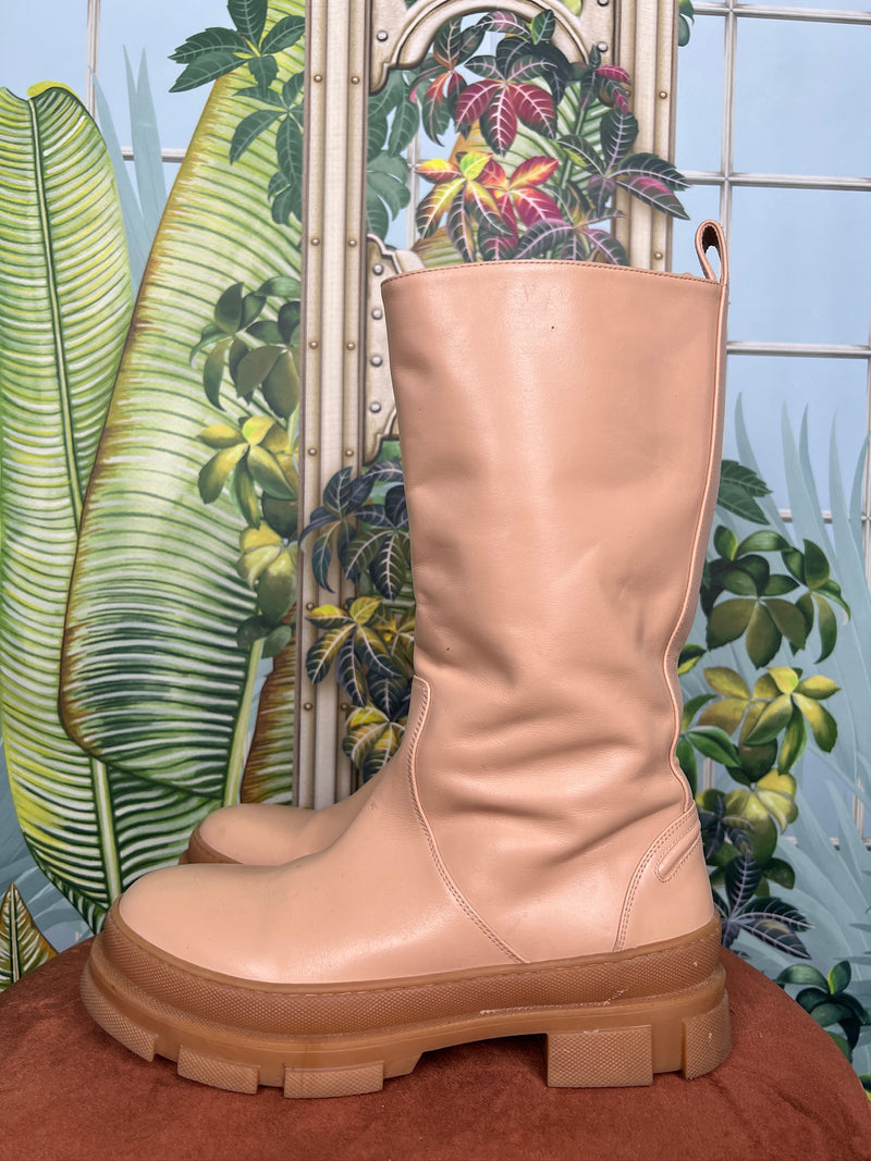 Emilie Sindlev x Bettina Vermillio boots