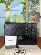 Chanel single flap bag medium black/gold