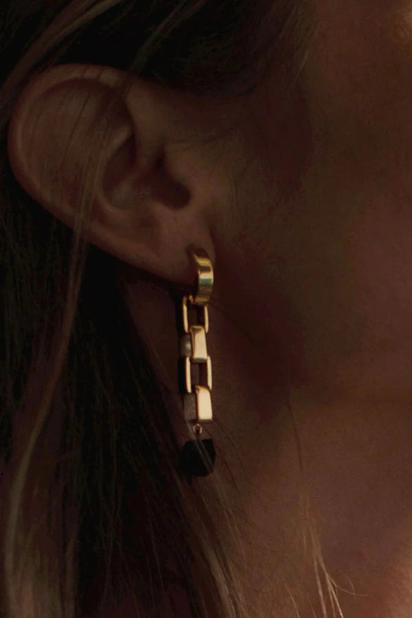 Sägen Juno Golden chain earrings