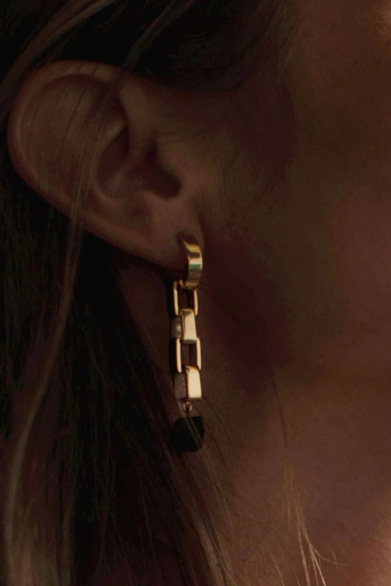Sägen Juno Golden chain earrings