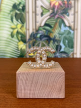 Chanel brooch pearls