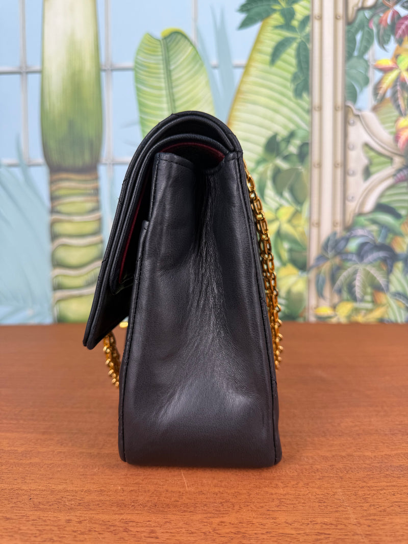 Chanel vintage double Flap Bag black with flat chain medium/large