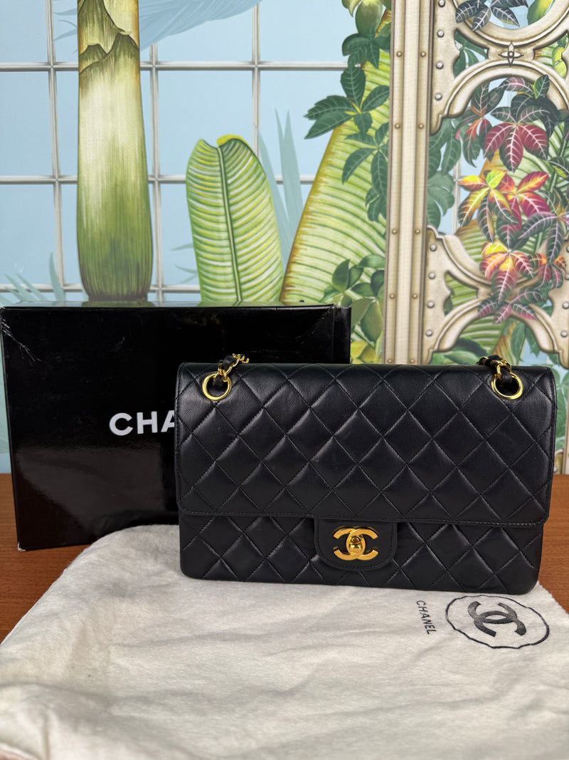Chanel Double Flap Bag medium black/gold