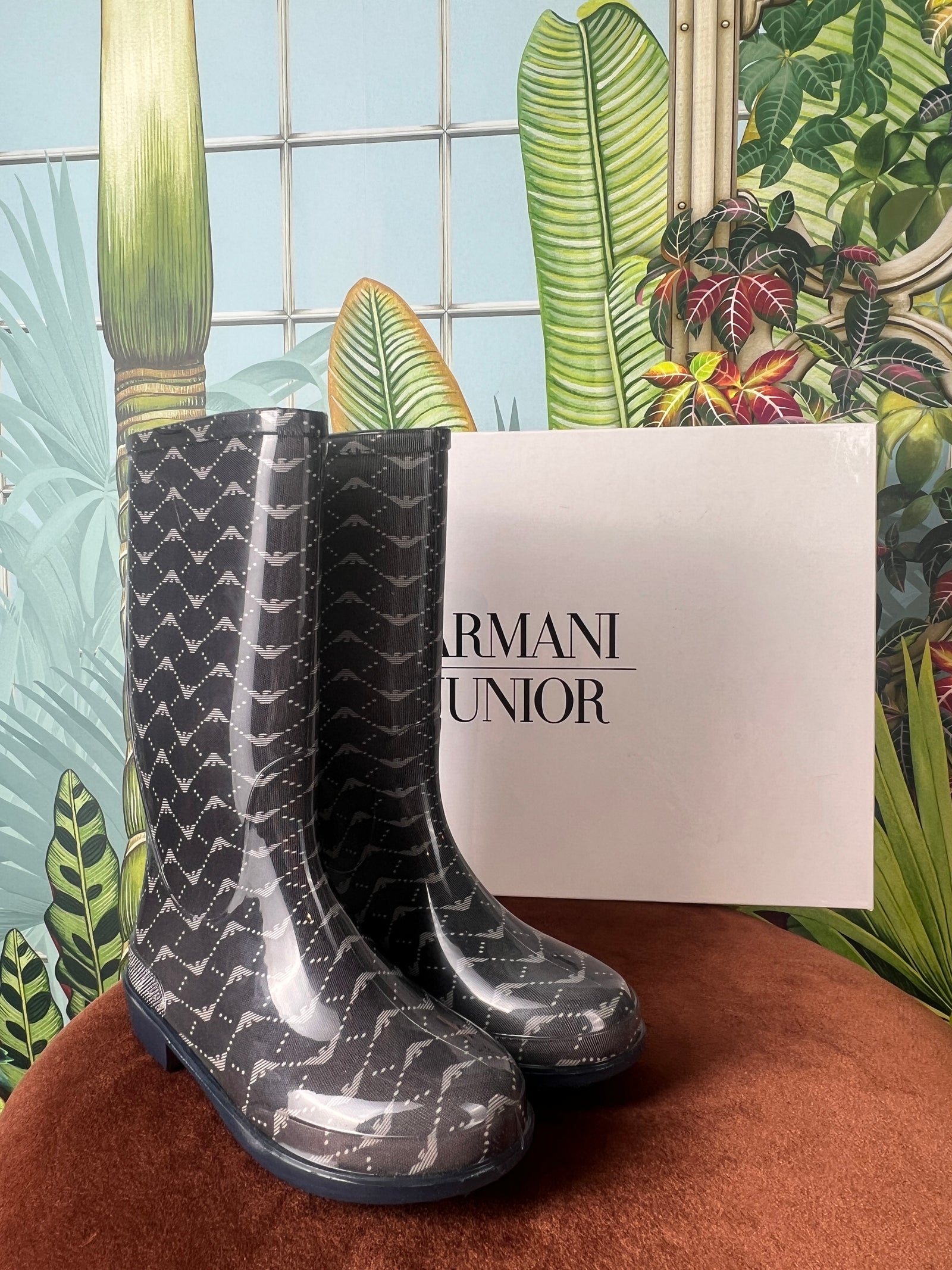 Armani rubber boots size 32 A Piece Lux