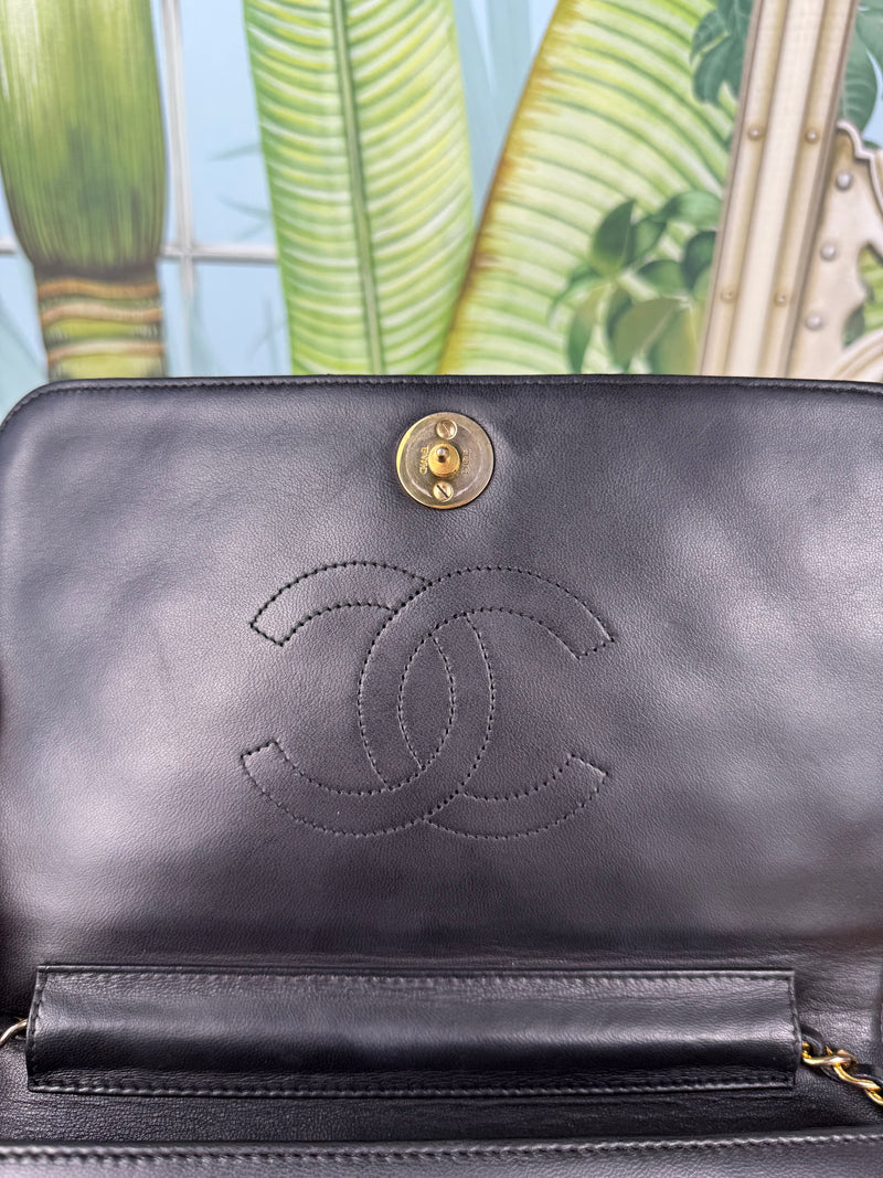 Chanel vintage single flap bag black