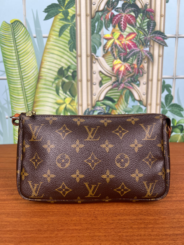 Louis Vuitton pochette accessories monogram