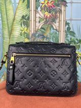 Louis Vuitton pochette Metis black