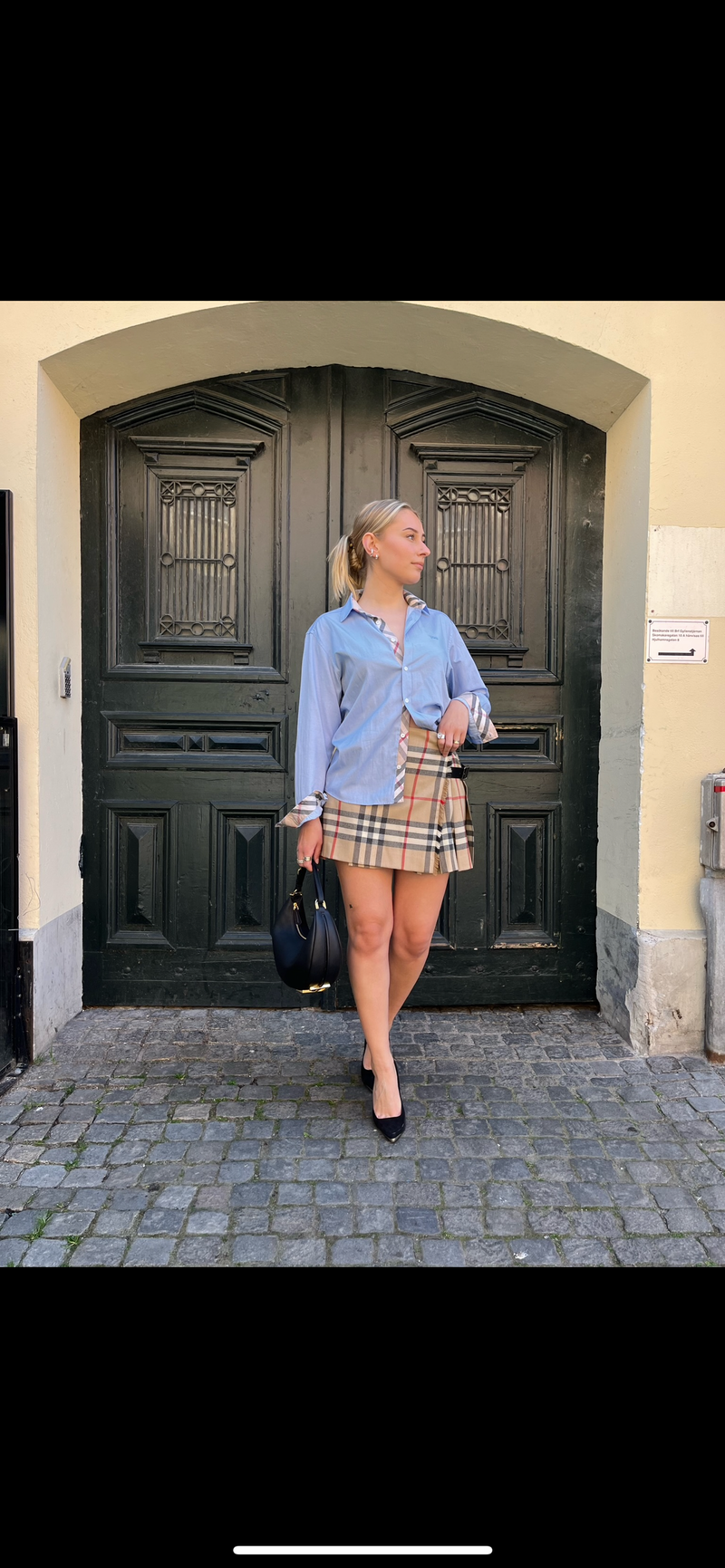 Burberry skirt outfit deals