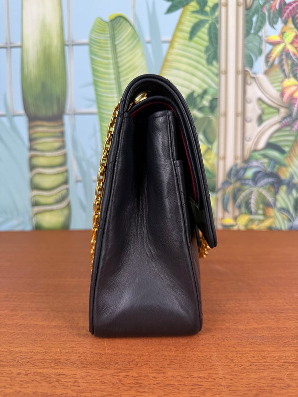 Chanel vintage double Flap Bag black with flat chain medium/large