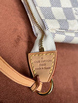 Louis Vuitton pochette accessories damier azur