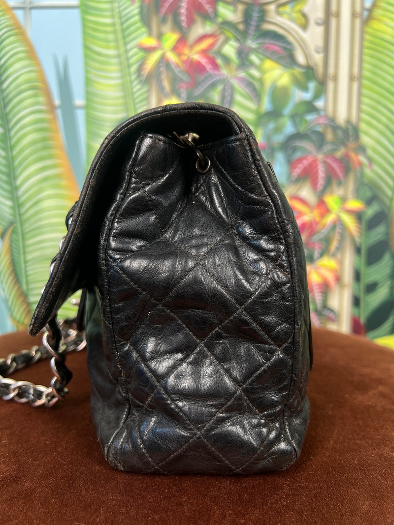 Chanel flap bag vintage black