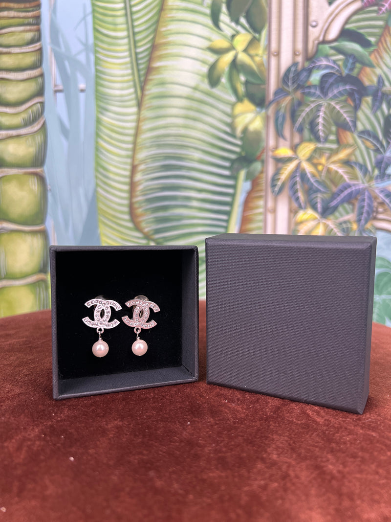 Chanel CC clip earrings with pearls