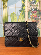 Chanel vintage single flap bag small lambskin black