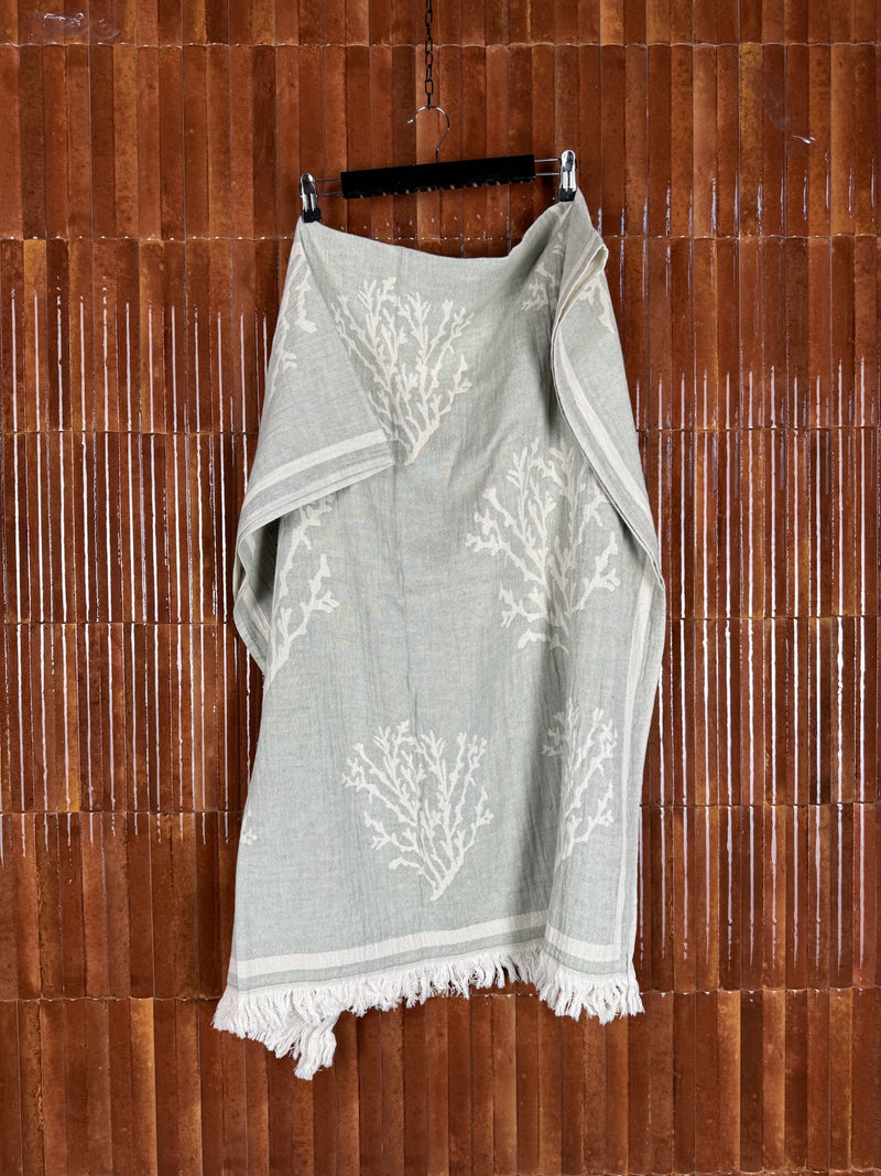 Amca towel corallium green