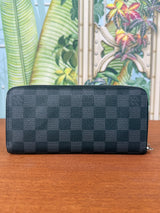 Louis Vuitton Damier graphite zippy wallet