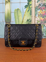 Chanel Double Flap Bag medium black/gold