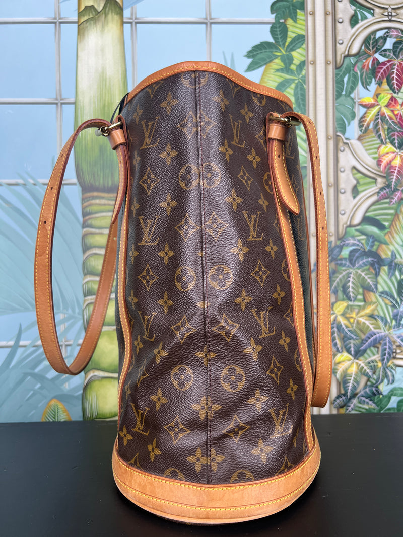 Louis Vuitton Monogram bucket bag GM