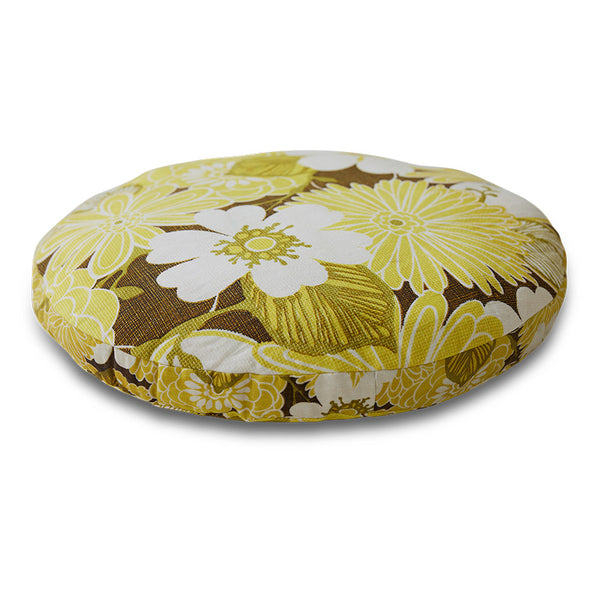 Round cushion daisy