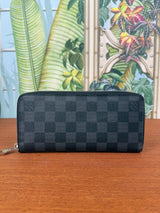 Louis Vuitton Damier graphite zippy wallet