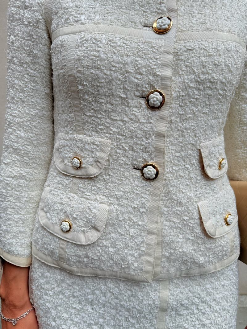 Chanel tweed beige set flowers