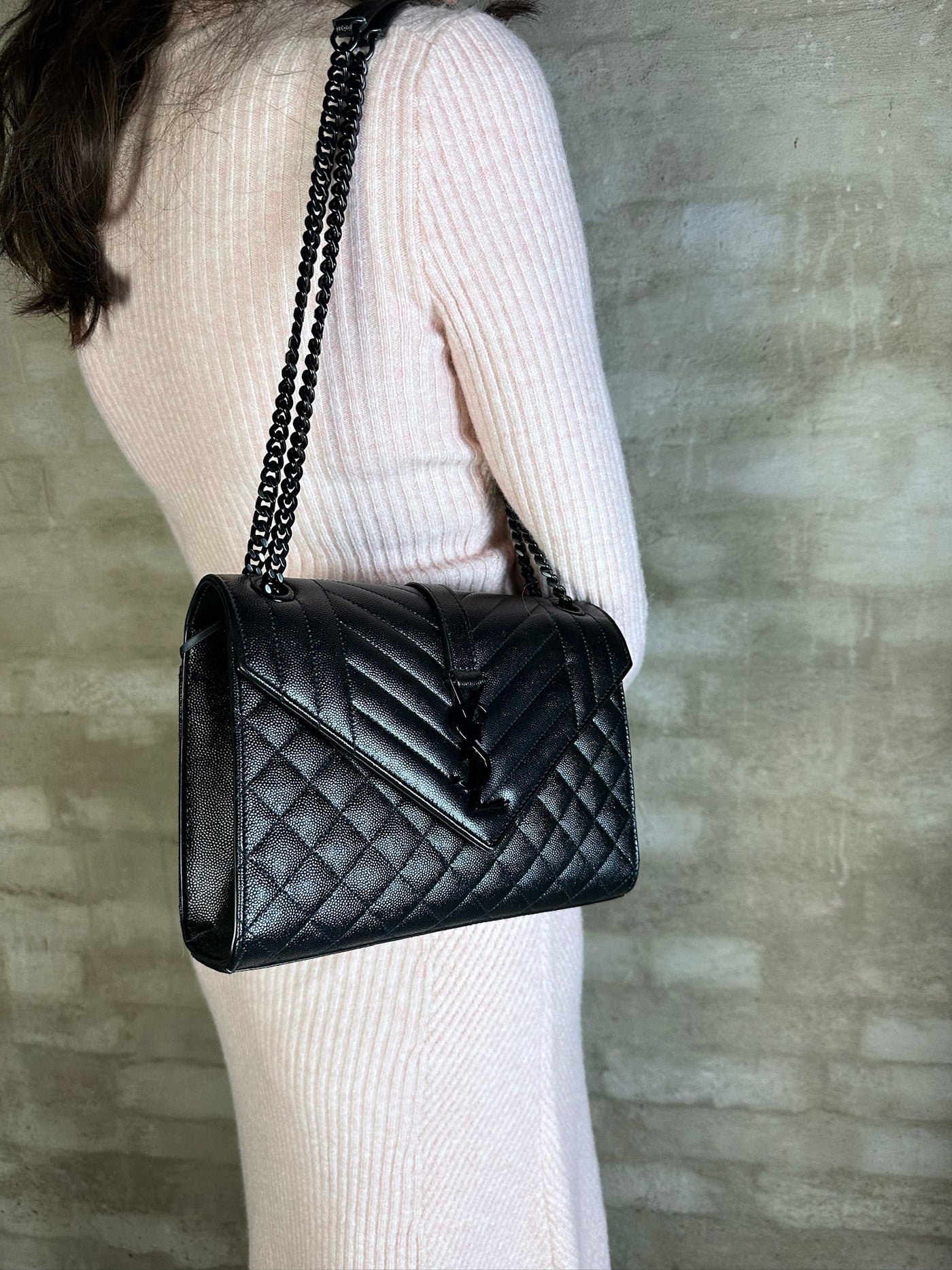 Yves Saint laurent envelope bag medium black hardware – A Piece Lux