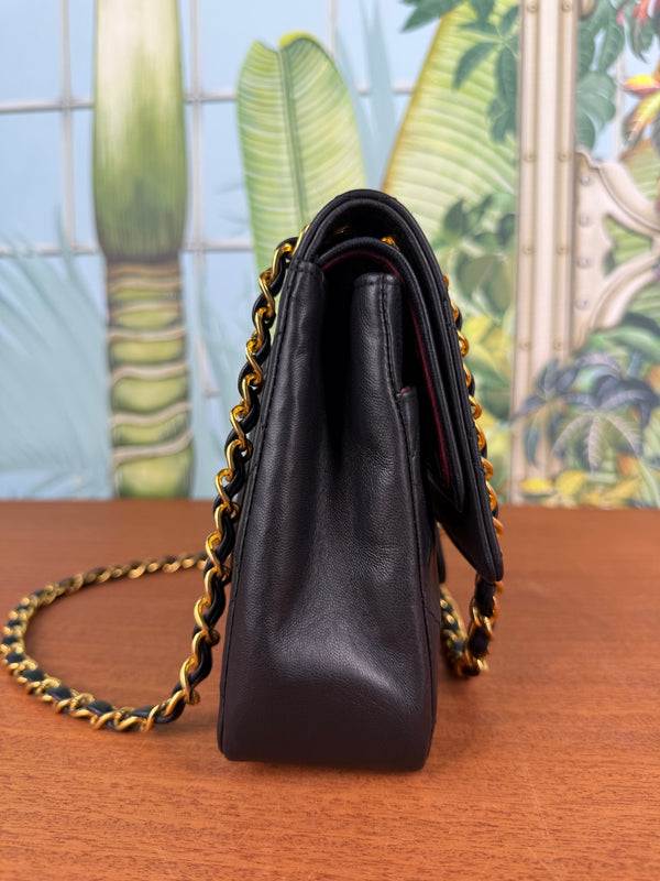 Chanel Double Flap Bag medium black/gold