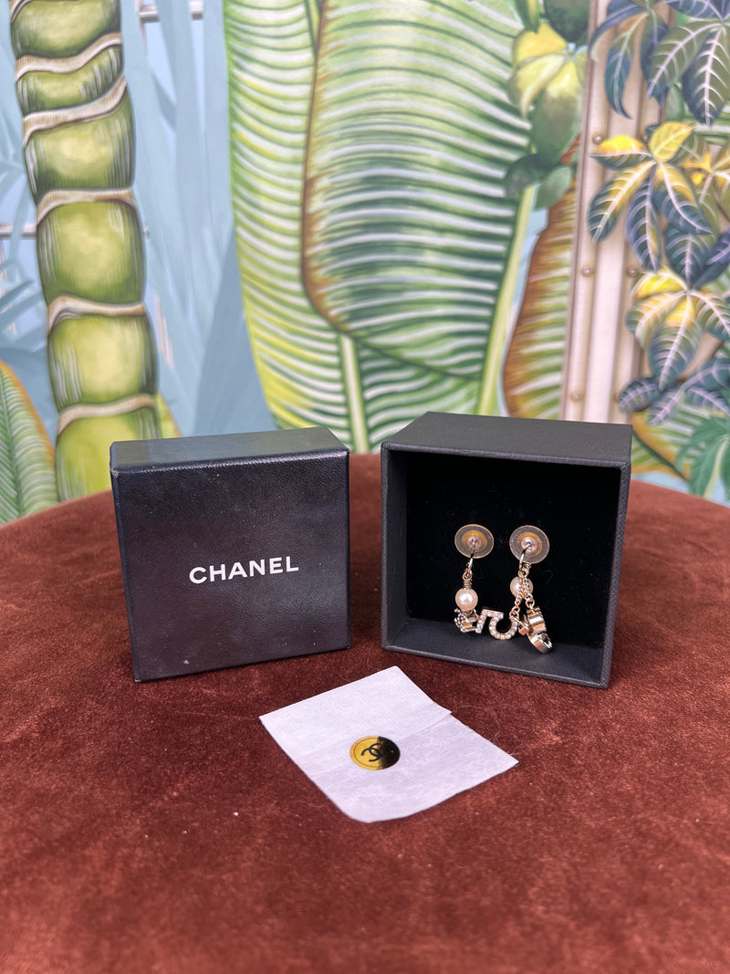 Chanel earrings CC No. 5