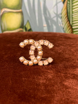 Chanel brosch rihnstones/pearls