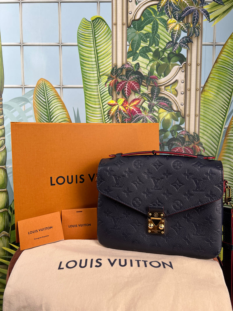 Louis Vuitton metis pochette navy