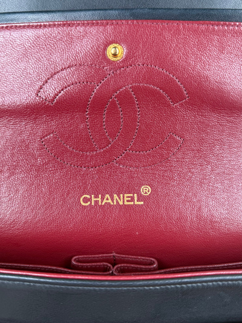 Chanel vintage double Flap Bag black with flat chain medium/large