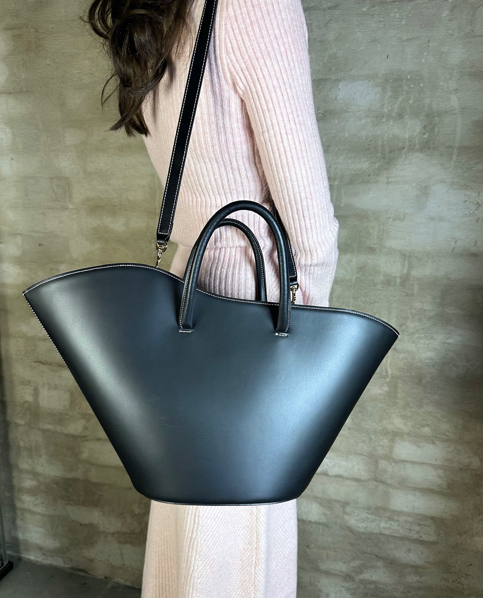【LITTLE LIFFNER】Tulip Shoulder Bag Medium Black Tulip Shoulder Bag Medium Black - Liffner