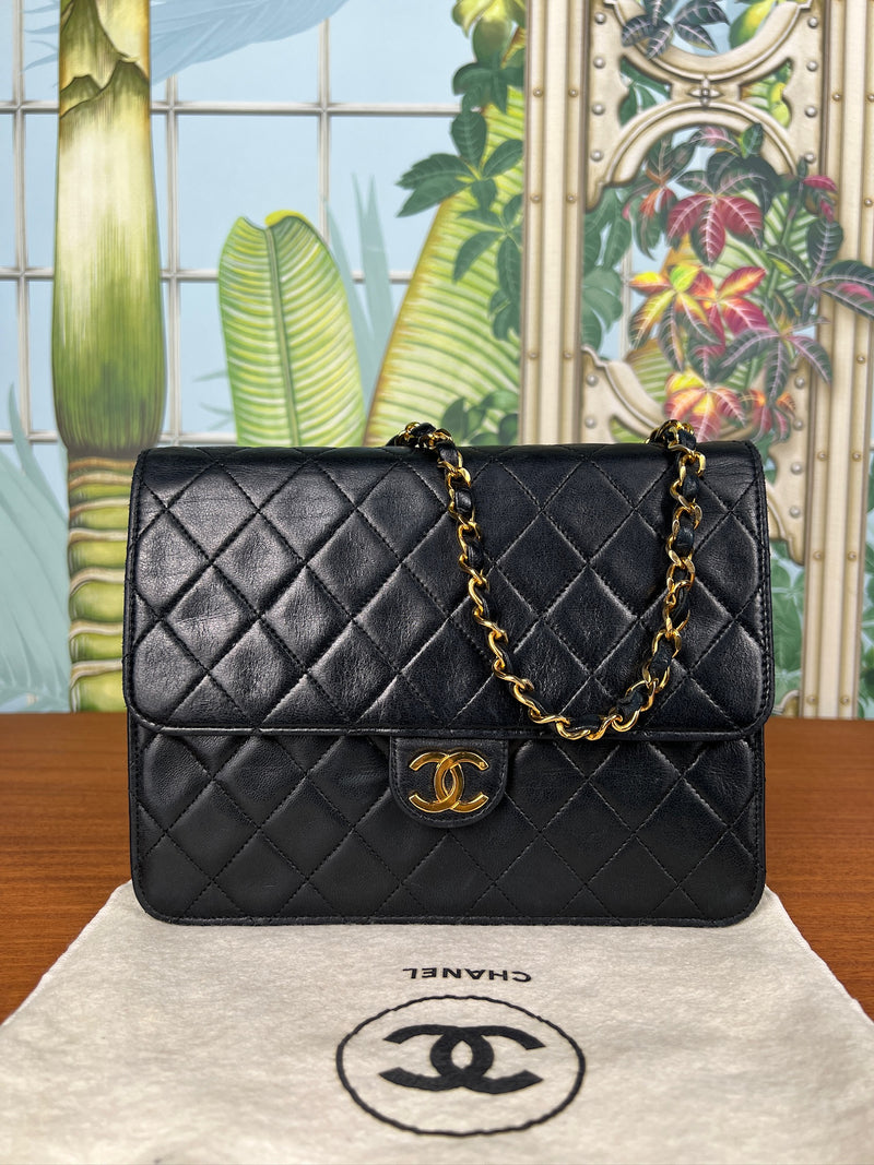 Chanel vintage single flap bag small lambskin black