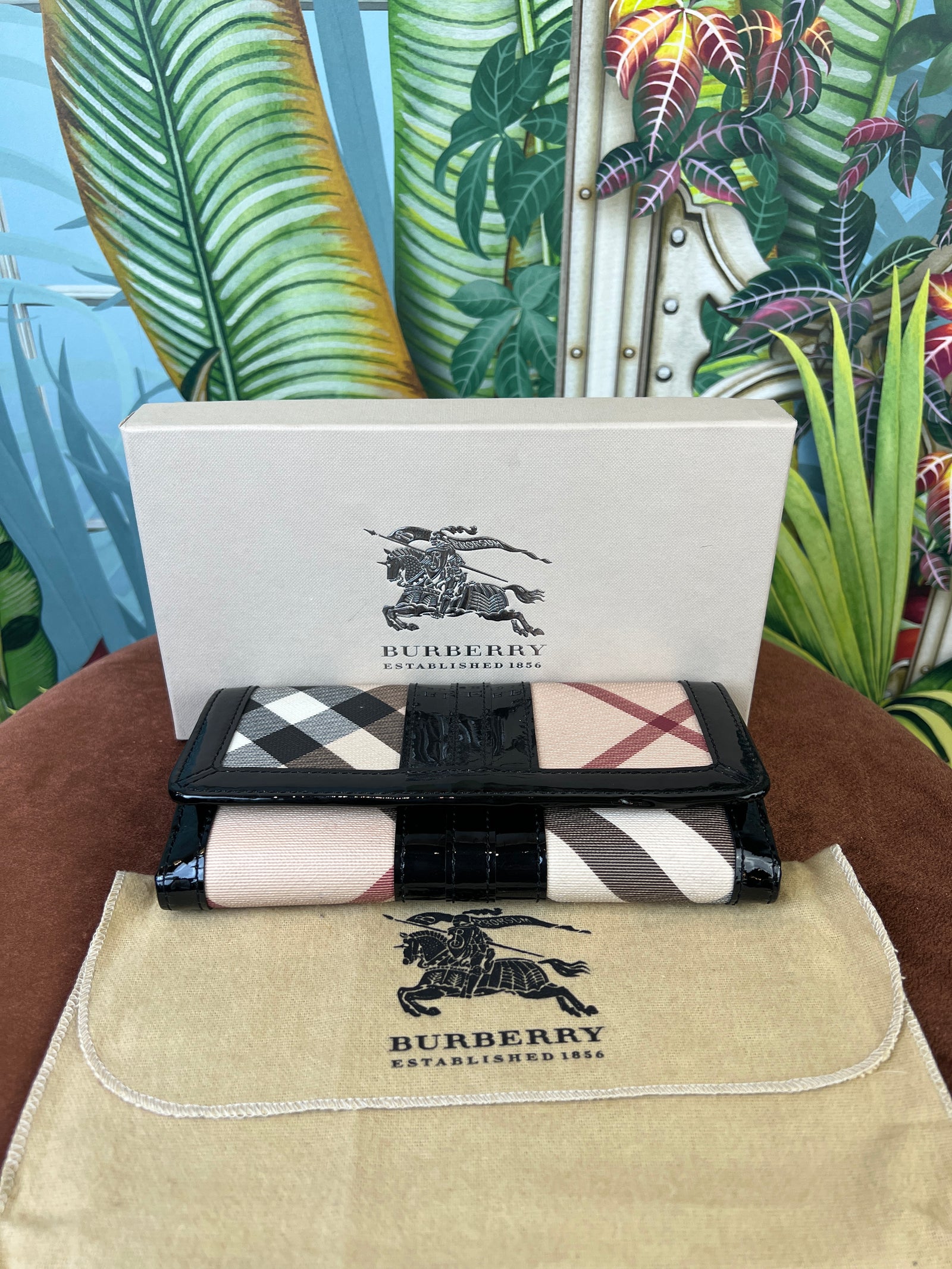 Burberry nova check long wallet – A Piece Lux