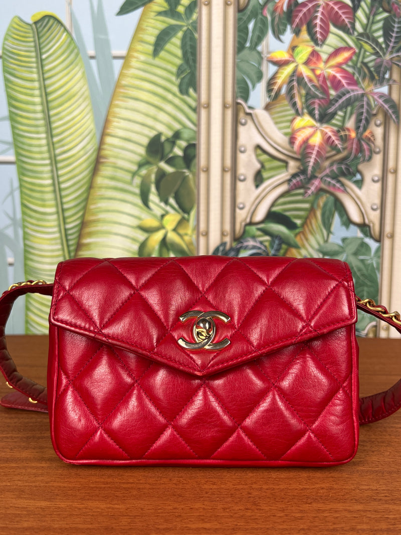 Chanel leather waist bag red