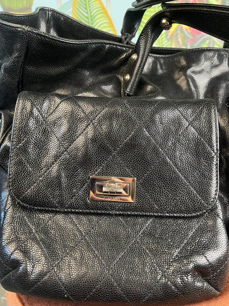 Chanel pocket in the city reissue tote 2.55