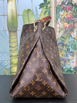 Louis Vuitton Artsy monogram MM bag