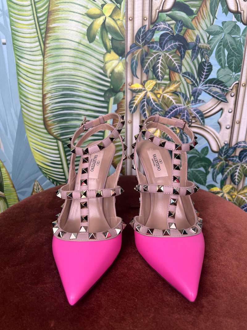 Valentino Garavani rockstud leather pumps pink/beige