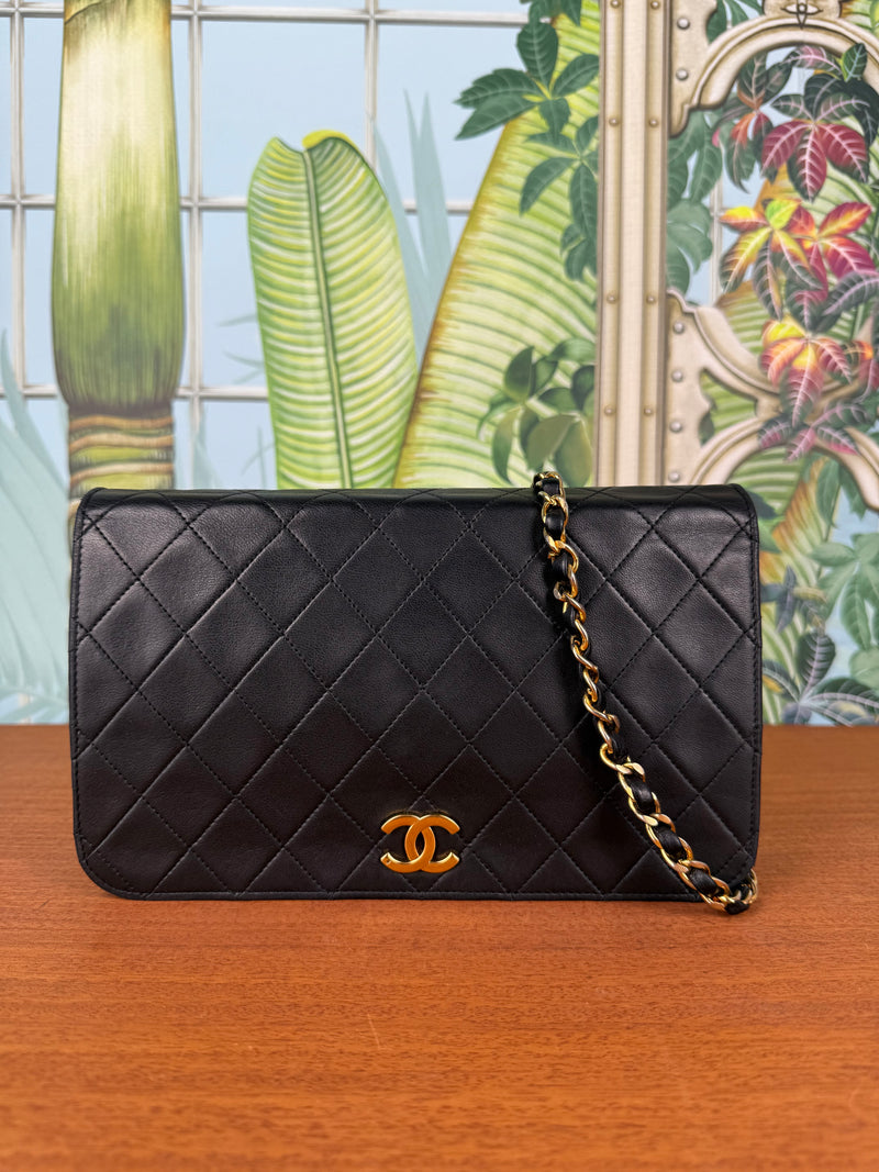 Chanel vintage single flap bag black