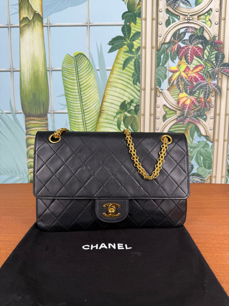 Chanel vintage double Flap Bag black with flat chain medium/large
