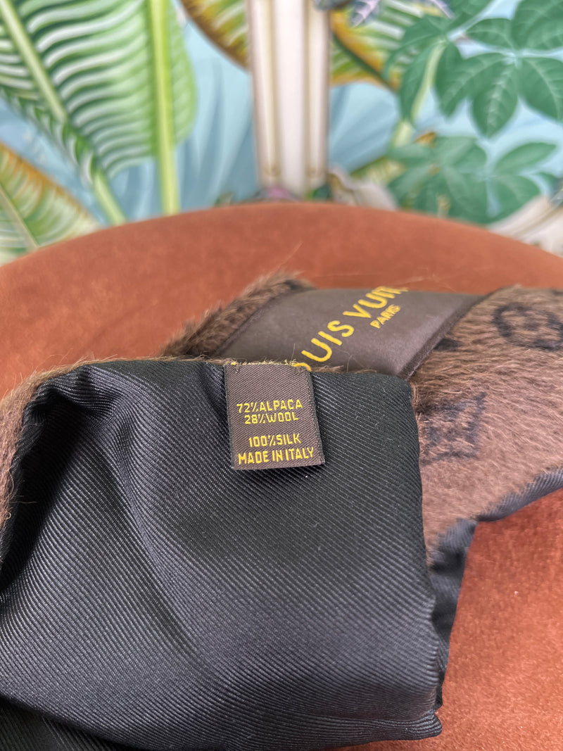 Louis Vuitton scarf logo brown