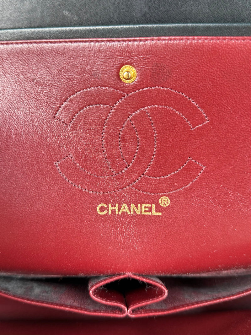 Chanel Double Flap Bag medium black/gold