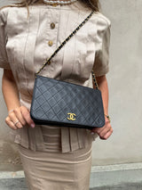 Chanel vintage single flap bag black
