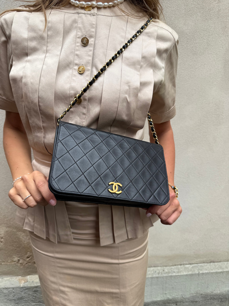 Chanel vintage single flap bag black