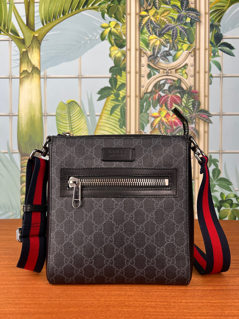 Gucci supreme Messenger man bag